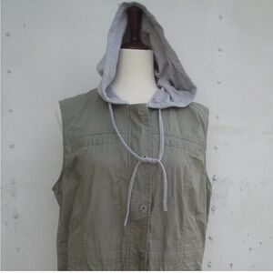 Tribal Sleeveless Jacket with removable Hood